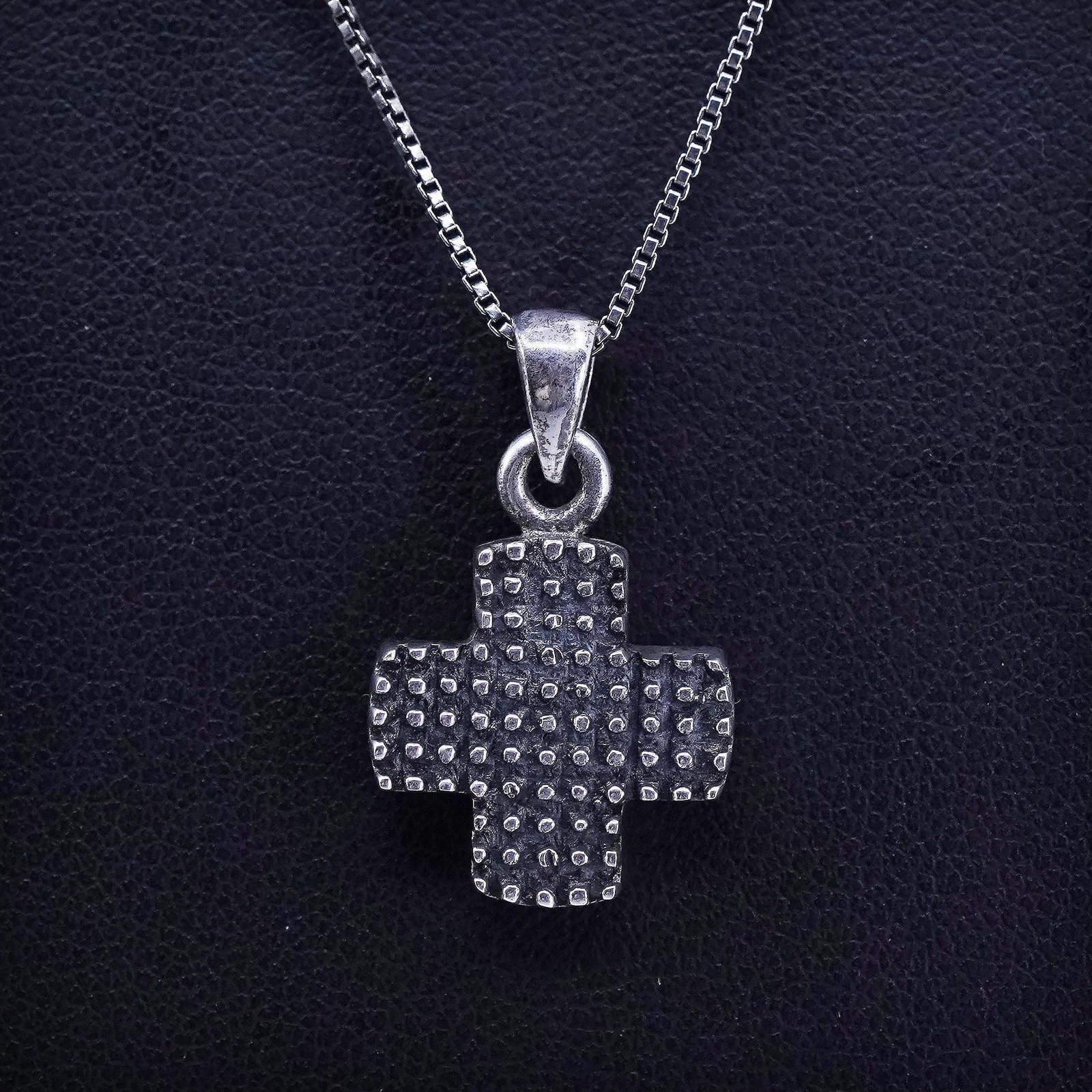 18”, Vintage Sterling silver necklace, box chain with 925 beaded cross pendant