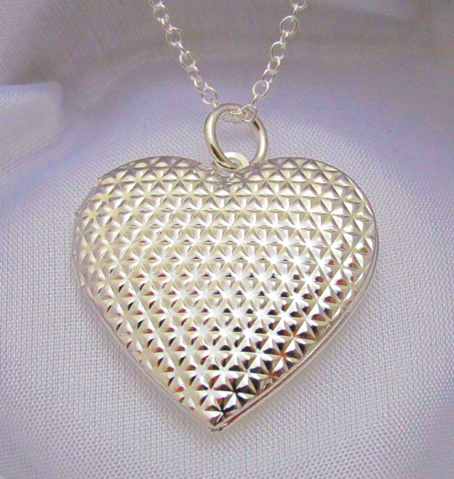925 Sterling Silver Hundred Hearts Locket Pendant Necklace Photo Gift Box