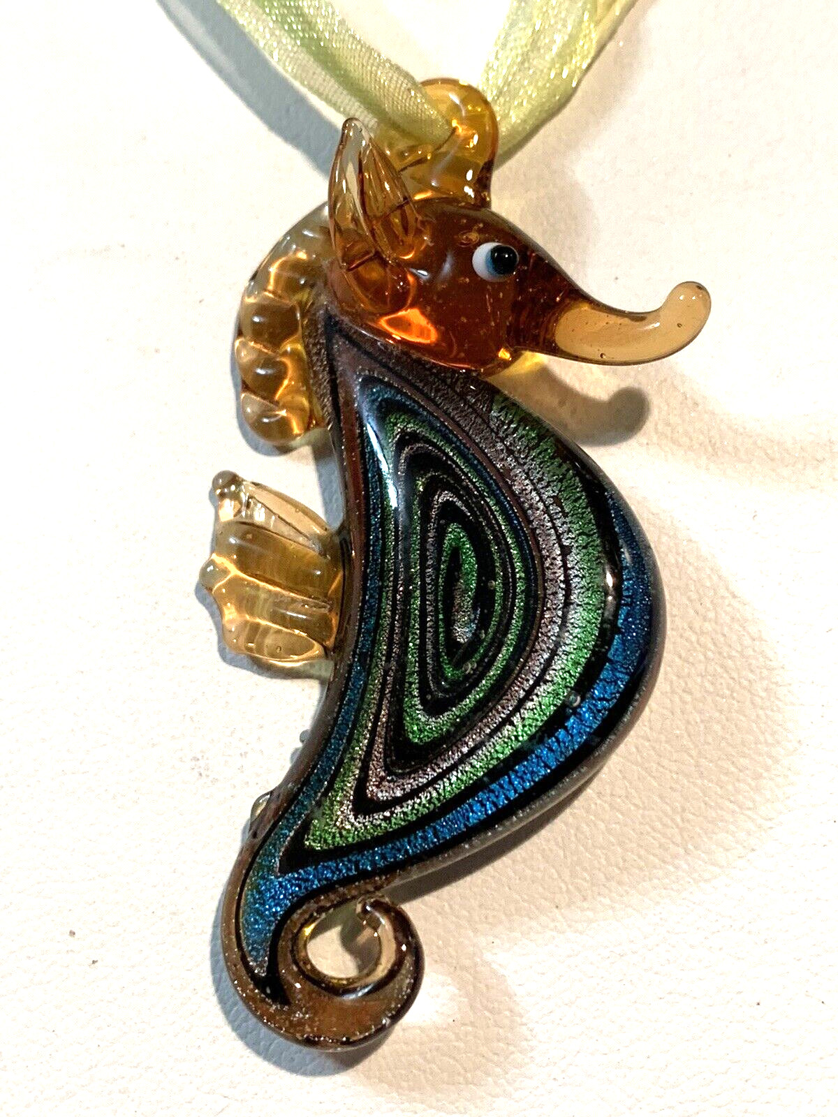 NEW GORGEOUS SHIMMERING MURANO BLOWN-GLASS SEA HORSE NECKLACE- NEW-AMBER/YELLOW
