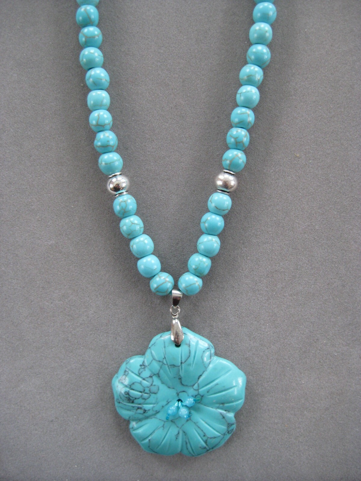 Lovely Turquoise Carved Flower Pendant Necklace with Turquoise Beads
