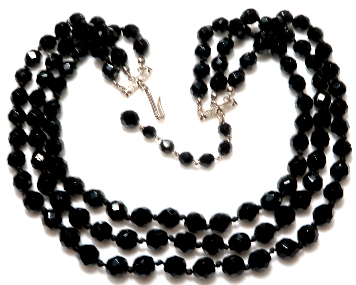 VINTAGE CLASSIC BLACK FASETED GLASS BEADS 3 STRANDS CHANDELIER NECKLACE