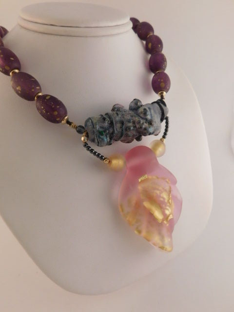 ARTISAN 10K GOLD CLASP ART GLASS BEADS FOCAL NECKLACE STATEMENT PENDANT