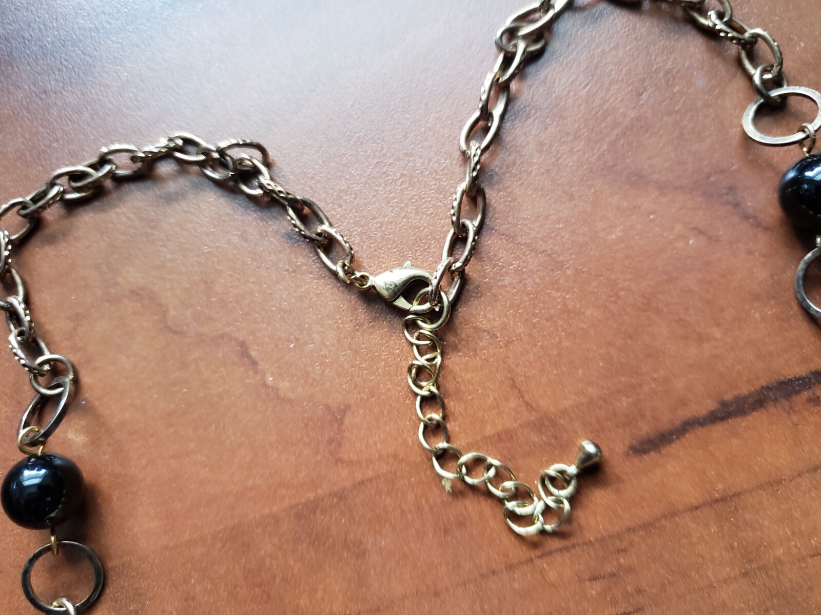 COLLECTIBLE *HAND-MADE *GENUINE STONE NECKLACE- 20 INCHES LONG,ANTIQUE LOOK