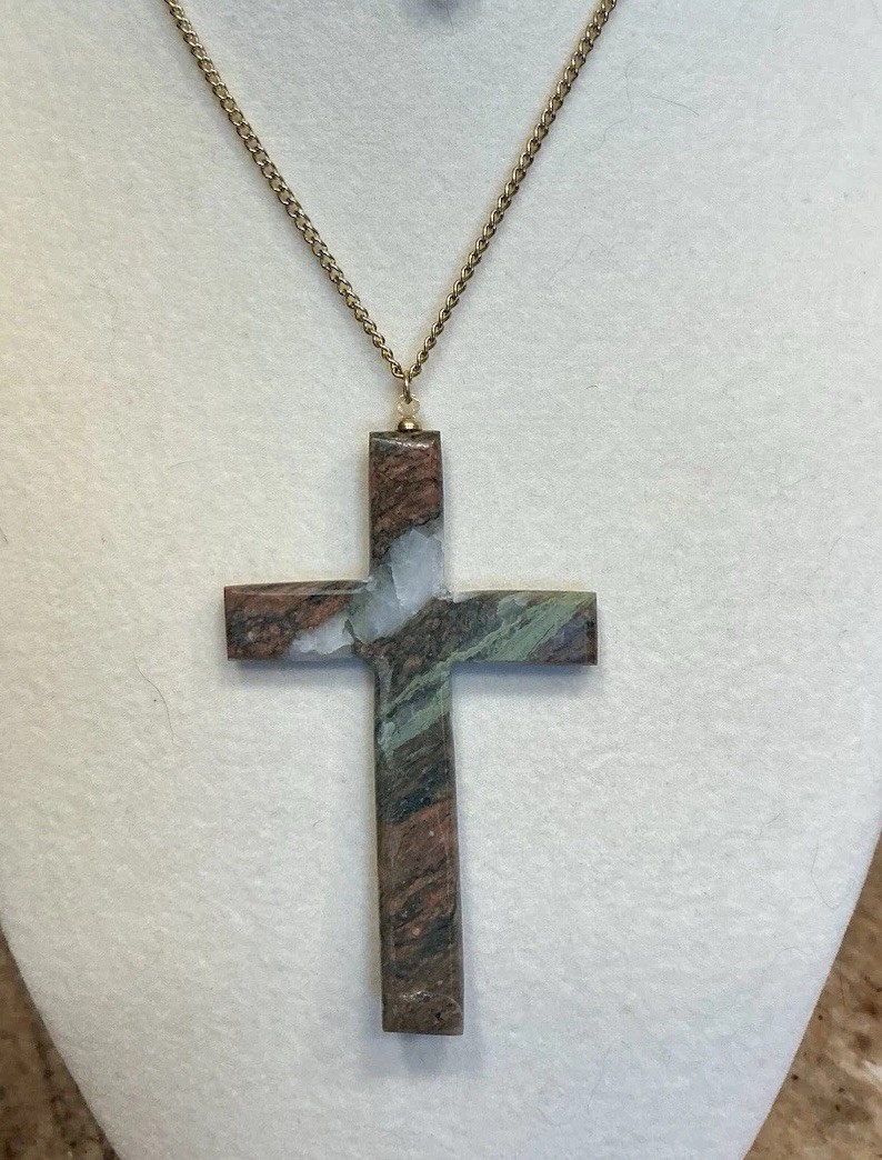 Hand Carved Jasper Stone Cross Pendant Necklace 2 1/2″ Gold Tone 24” Chain 14g