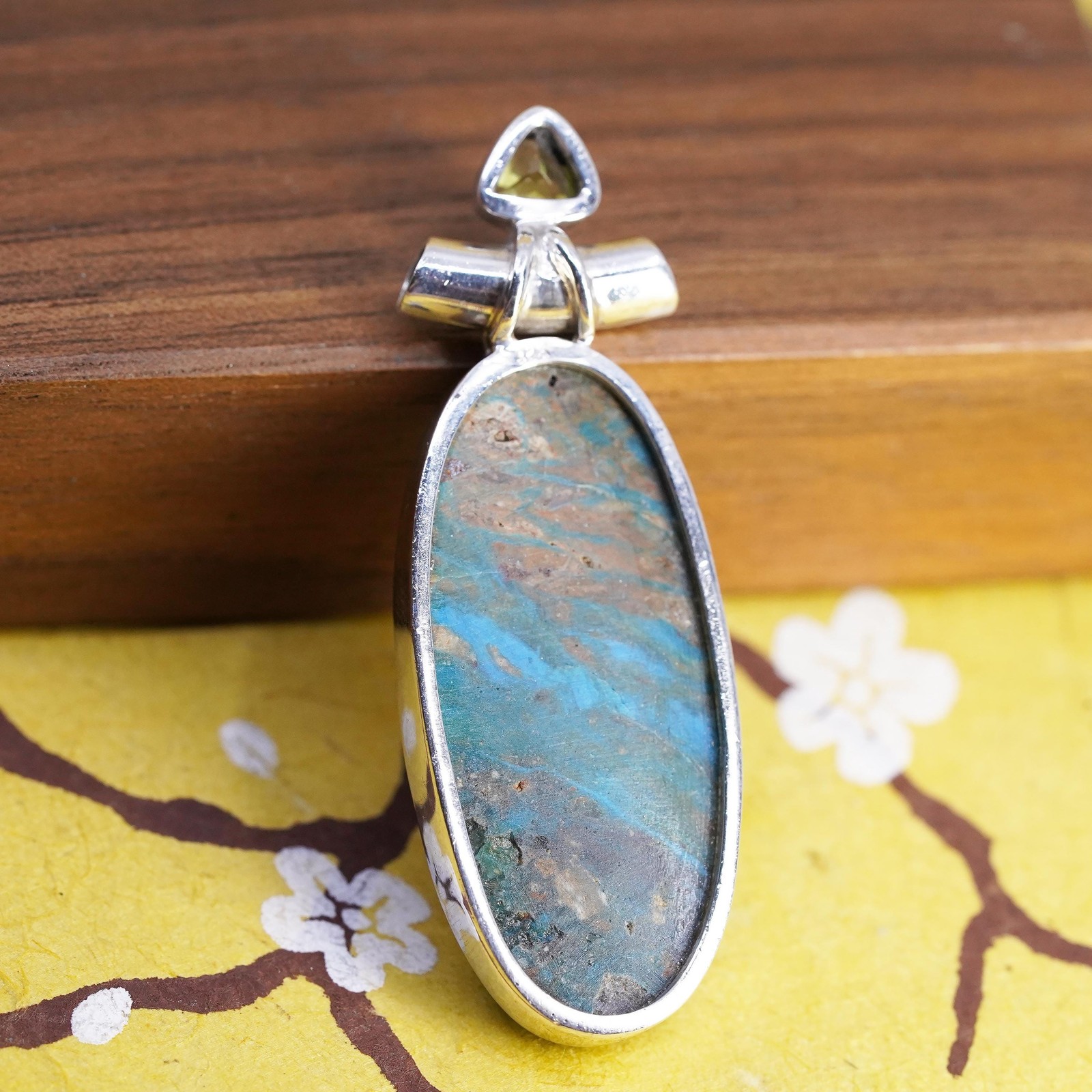 Vintage Southwestern Sterling 925 silver oval pendant w/ moss agate and peridot