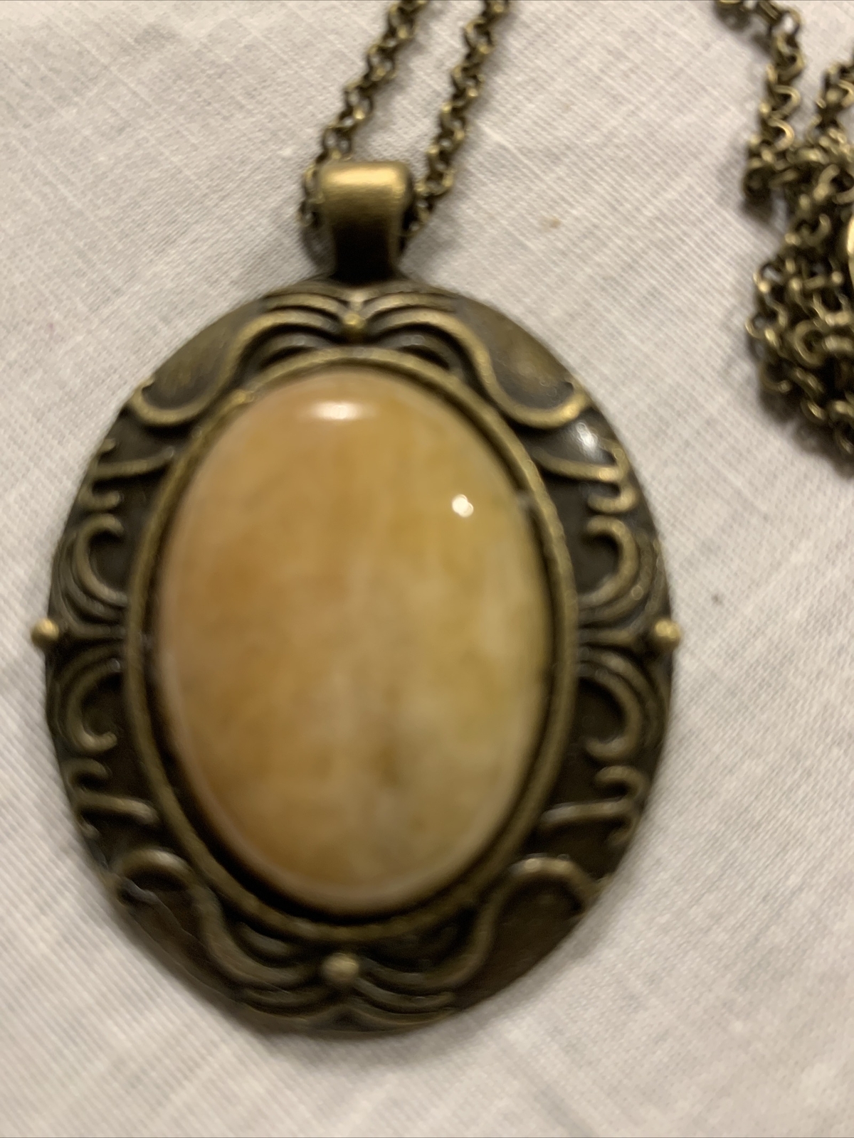 Gemstone Pendant Necklace W/21 In Chain. Bronze Gold Setting With Beige Stone