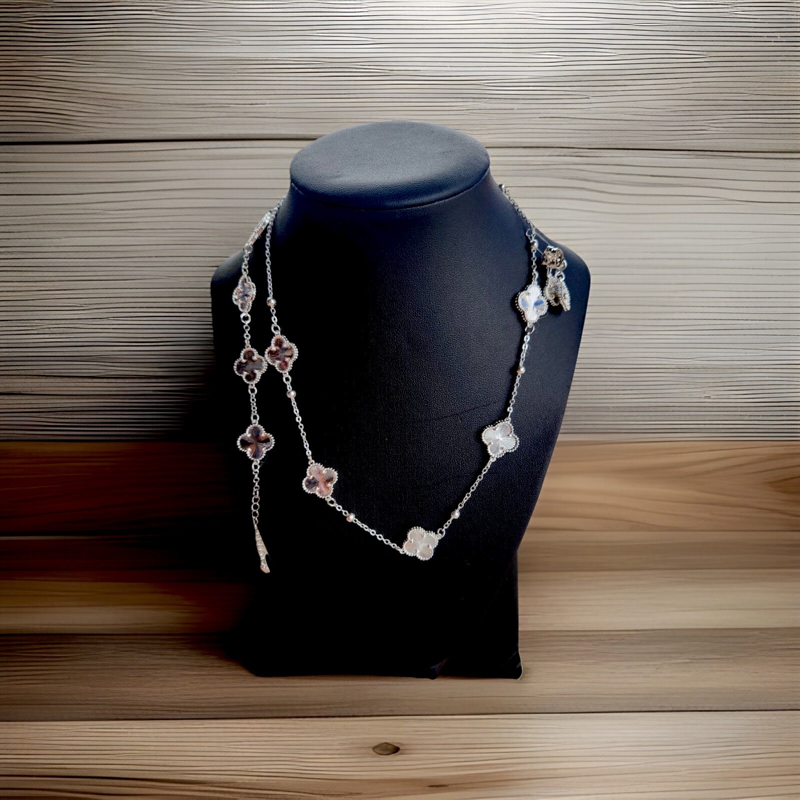 Set of 2 pieces Necklace and bracelet Adjustable Chain beautiful for a gift !