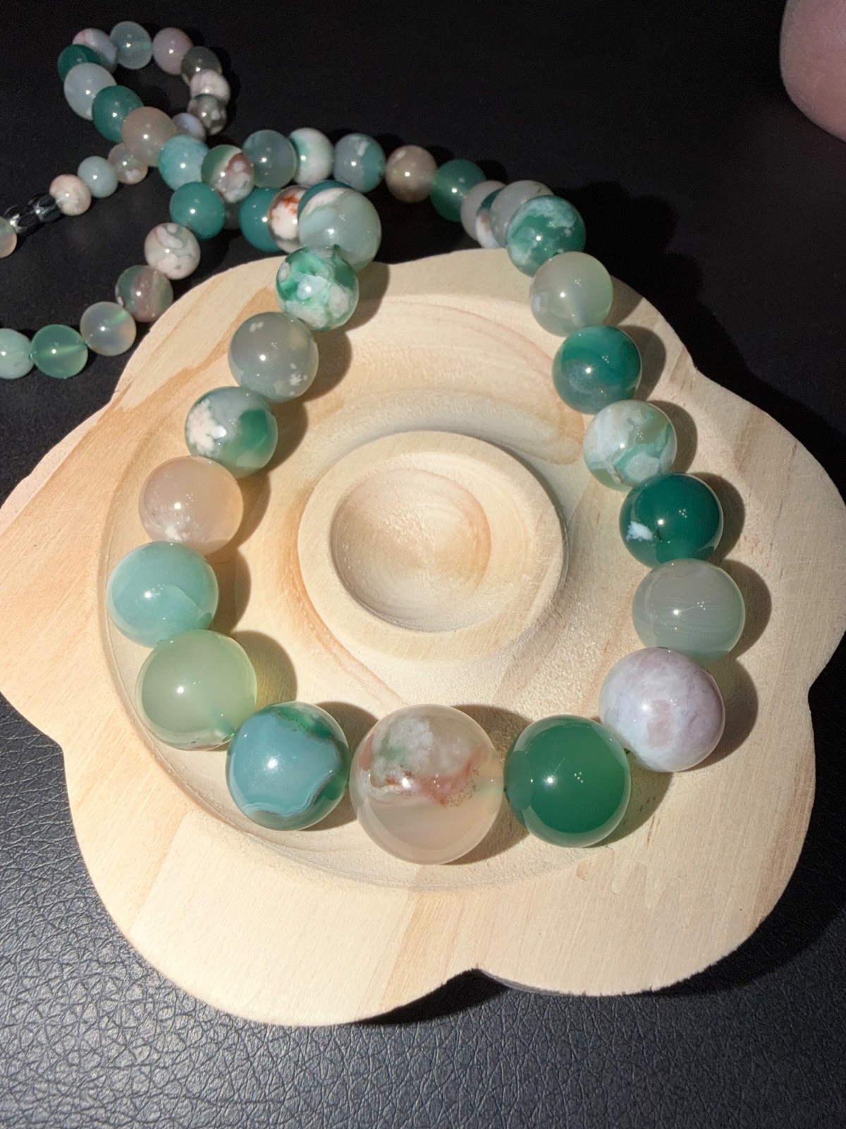 -Green Cherry Blossom Flower Agate Graduated Beaded Necklace- US see Video
