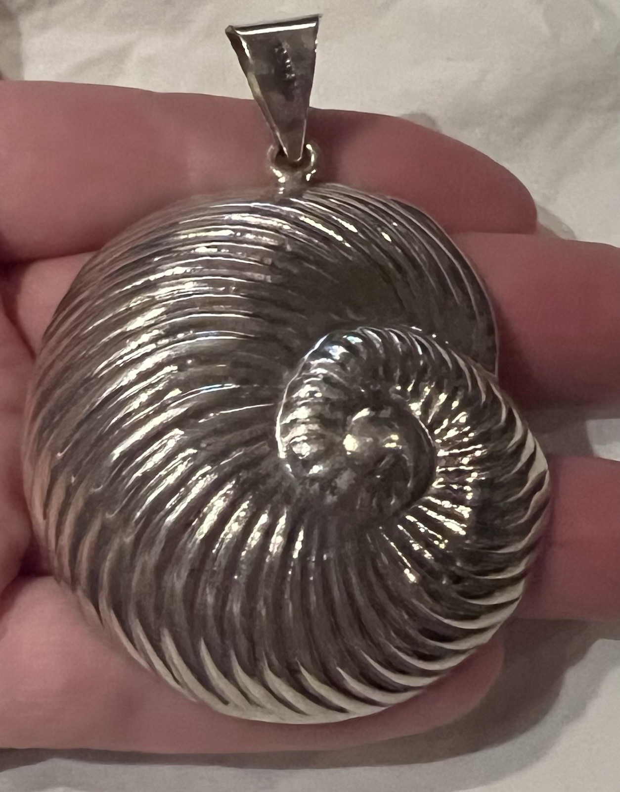 925 Sterling Silver Vintage Shell 3D Hollow Pendant Large