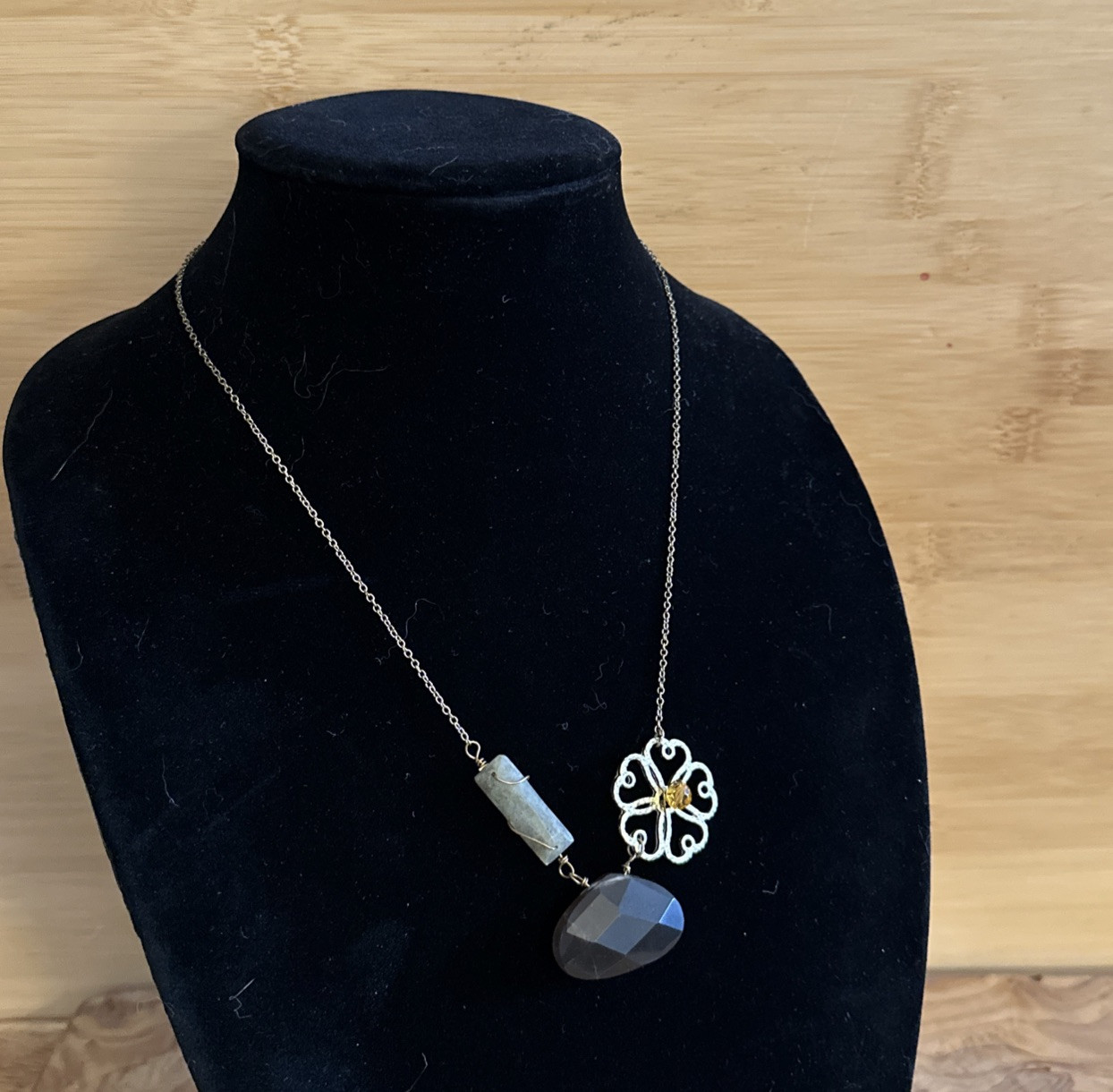 Artisan Necklace 20” Asymmetrical Faceted Glass Stone & Gold Flower Necklace 20”