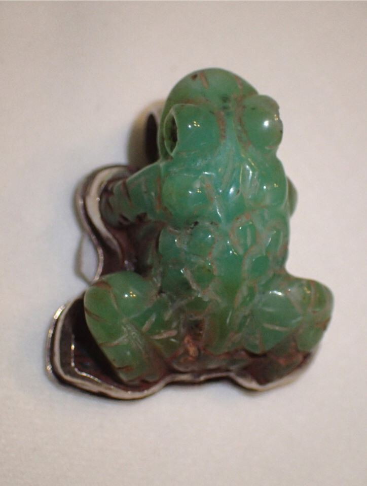 Chalcedony Frog animal in Sterling Silver Pendant