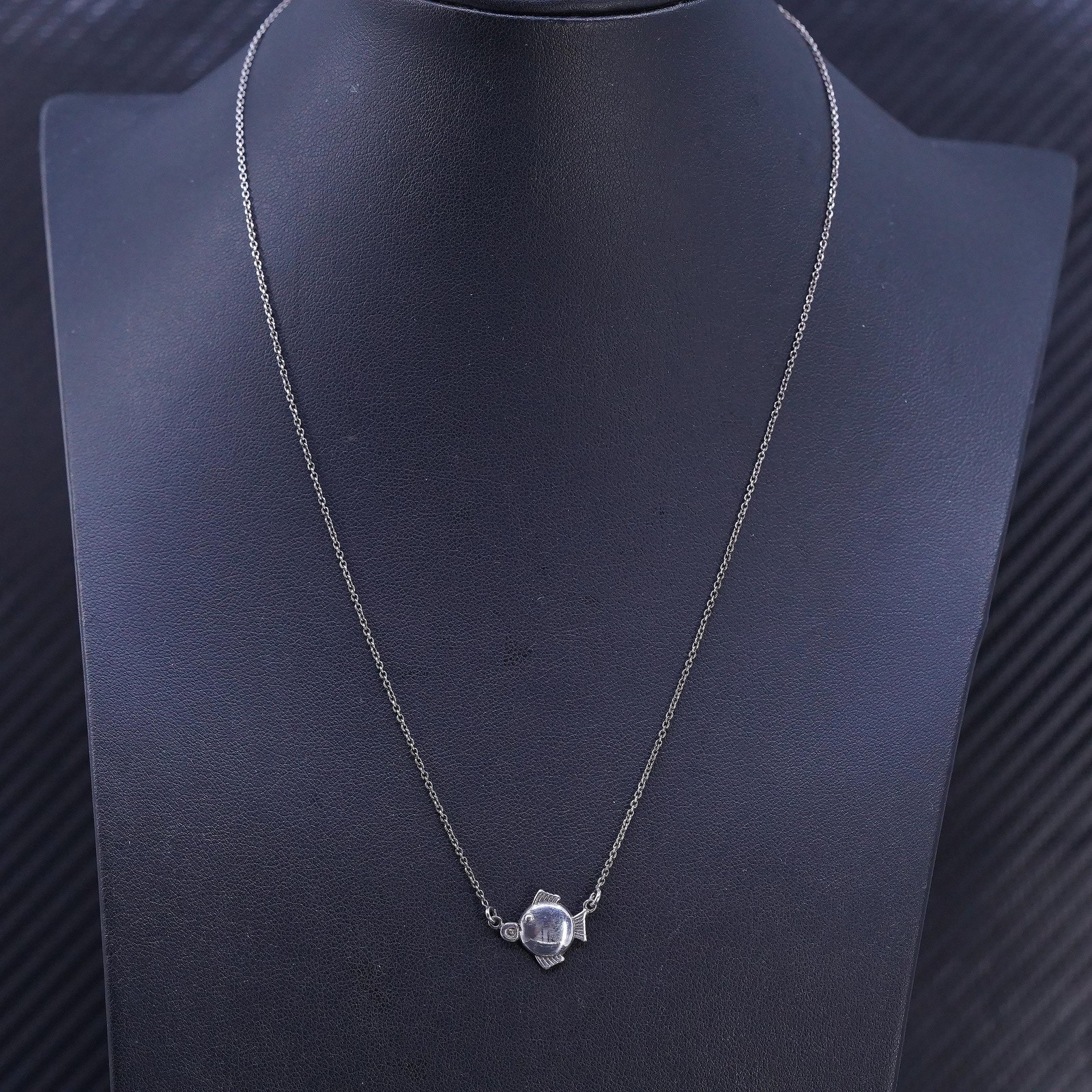 18” 1mm, vintage sterling silver 925 circle chain necklace with fish pendant