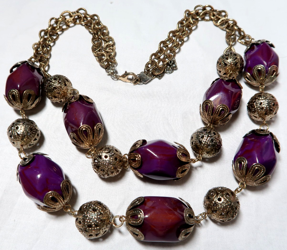VINTAGE CLASSIC TWO STRANDS GOLD TONE PURPLE LUSITE NECKLACE ~ 22” LONG