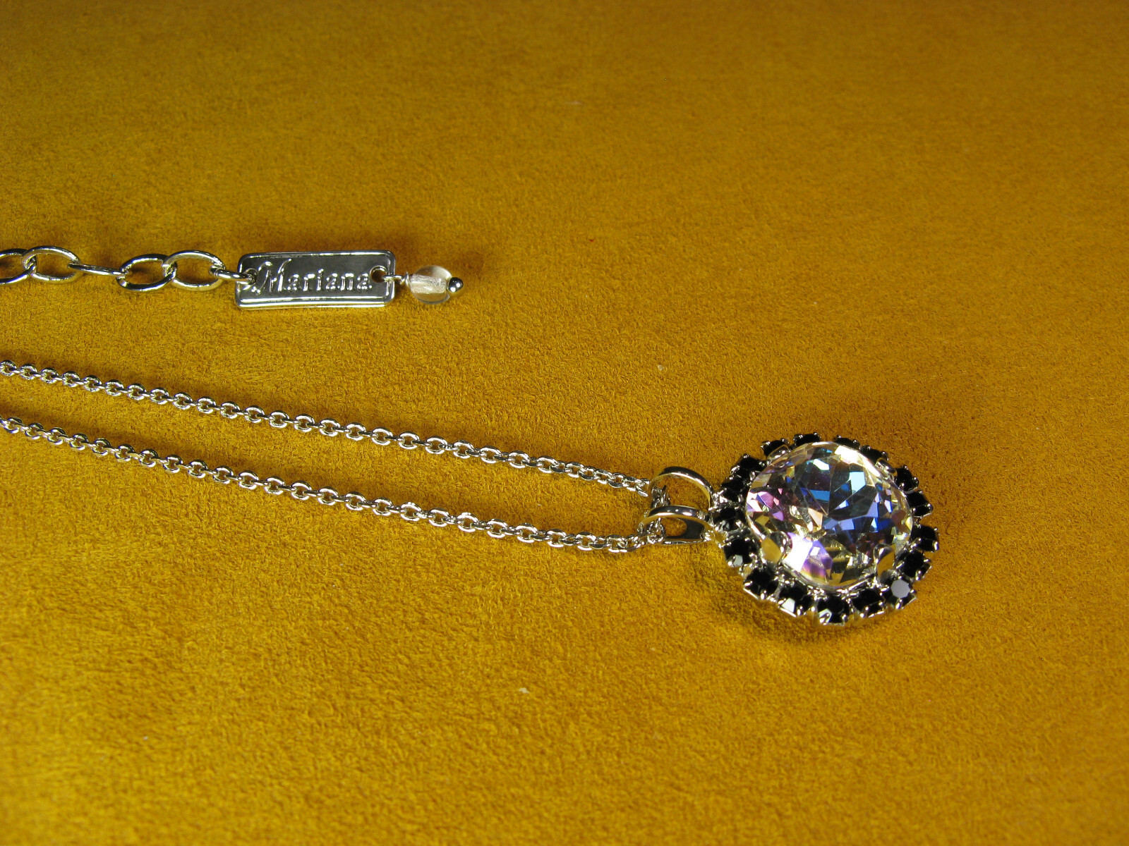 MARIANA JEWELRY NECKLACE SWAROVSKI CRYSTALS CLEAR BLACK WHITE PENDANT CHAIN Gift