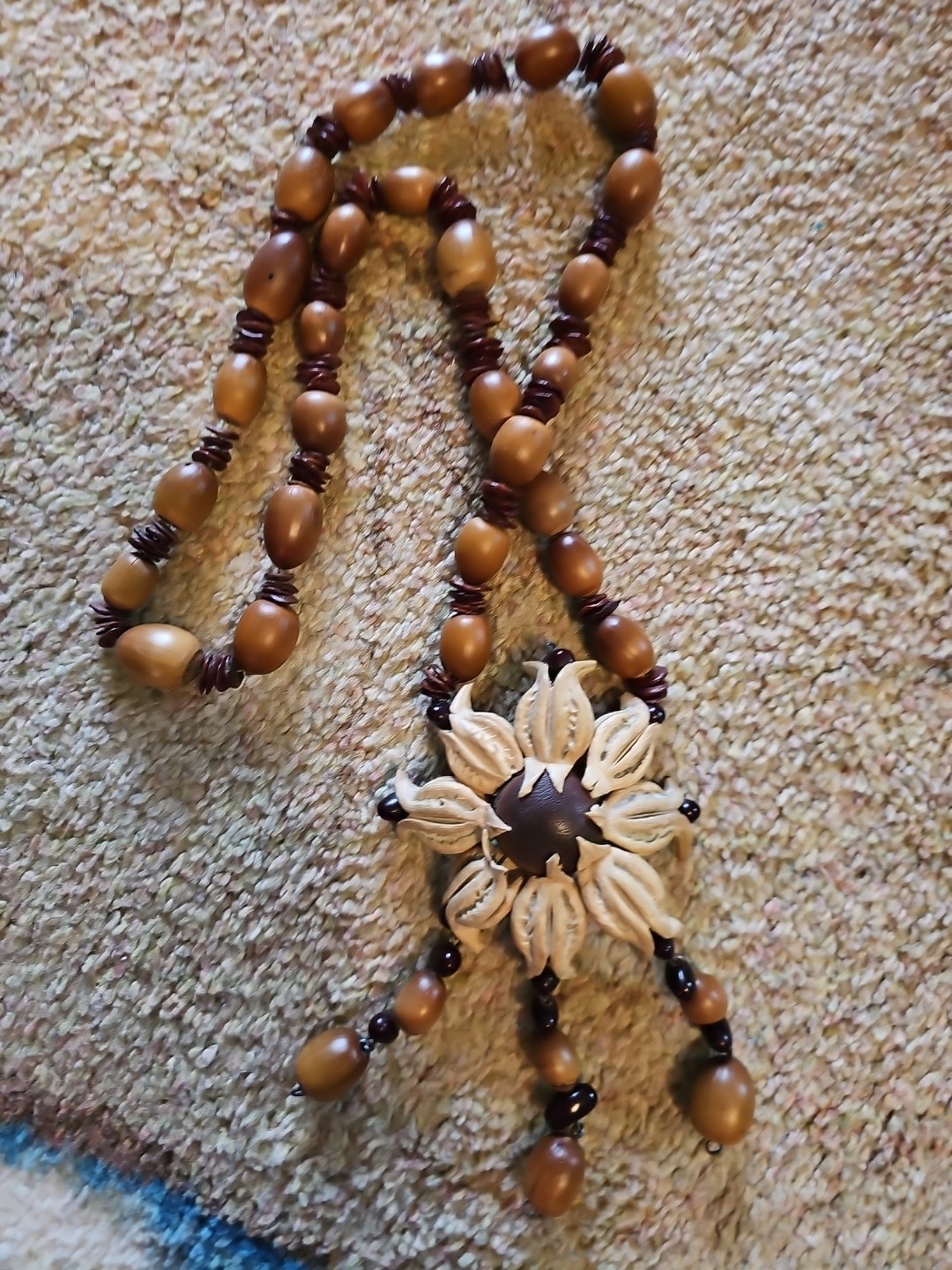 VTG ARTISAN handmade seed FLOWER wood bead 18″ necklace boho rare woodland. #1