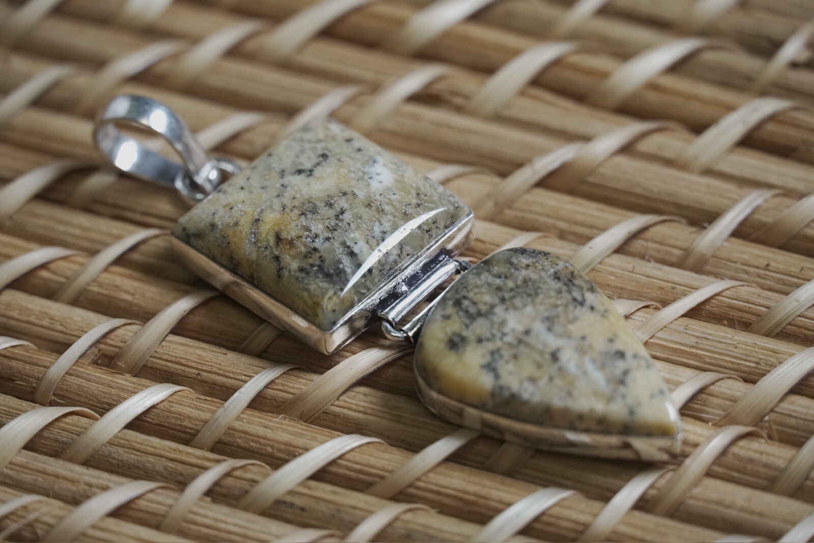Old Southwest Green Hue Honey Dendritic Opal Silver Arrow Totem 2.5” Pendant 15G