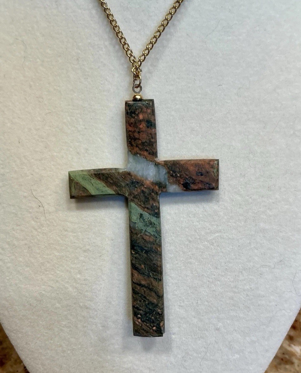 Hand Carved Jasper Stone Cross Pendant Necklace 2 1/2″ Gold Tone 24” Chain 14g