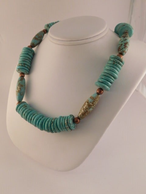 TURQUOISE COLORED HOWLITE HEISHI COPPER PL BEAD NECKLACE ARTISAN