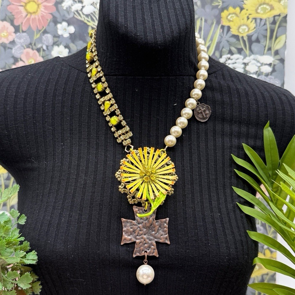 Adorned Crown Jewelry assemblage lemon rhinestone faux pearl flower necklace