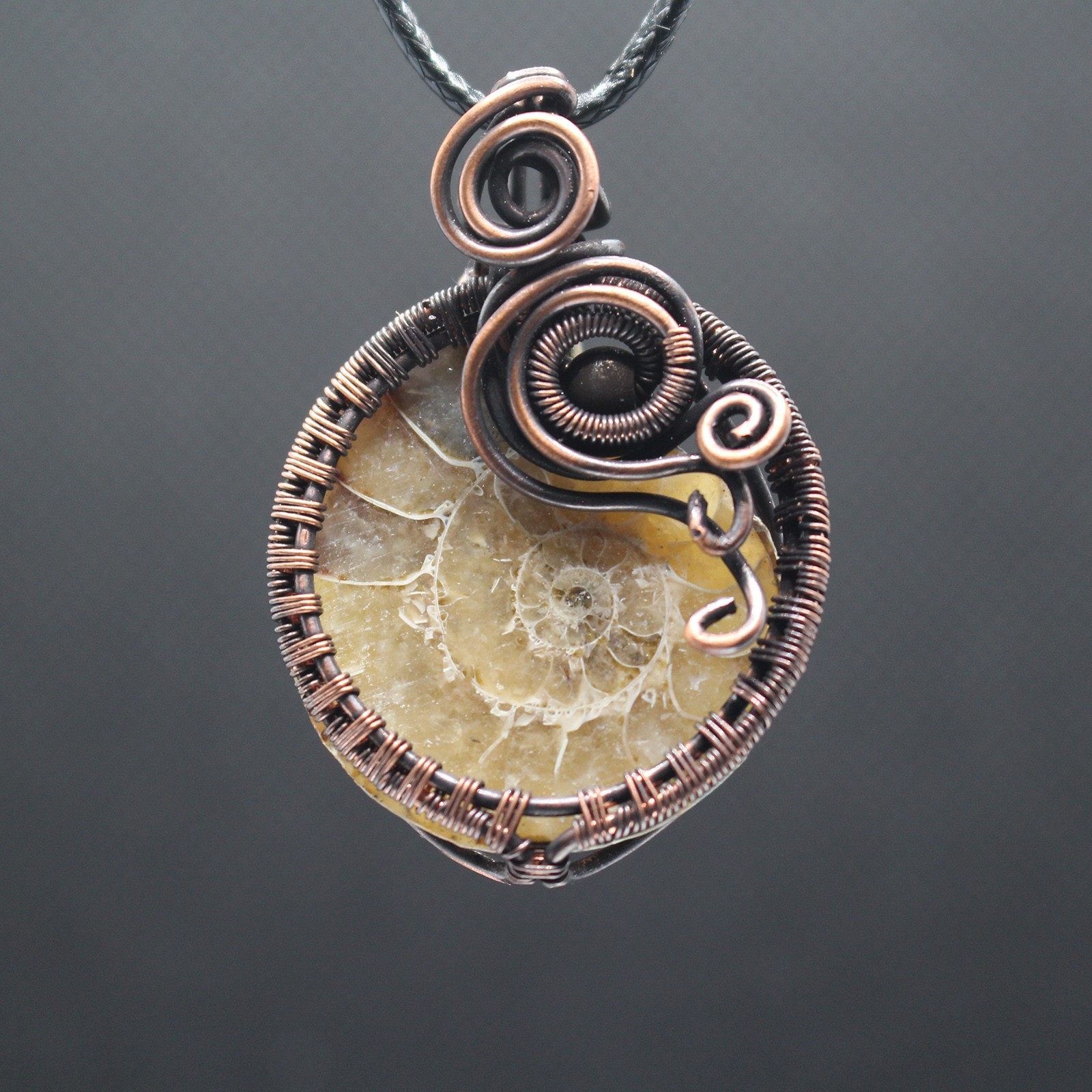 Natural Shell Pattern Stone Pendant Copper Wire Wrapped Handmade Necklace