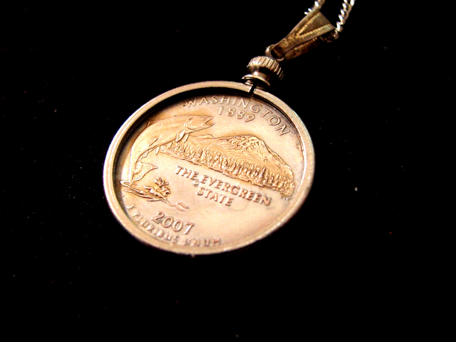 WASHINGTON COMMEMORATIVE HEAVY SILVER AND GOLD PLATE 18 INCH PENDENT NECKLACE