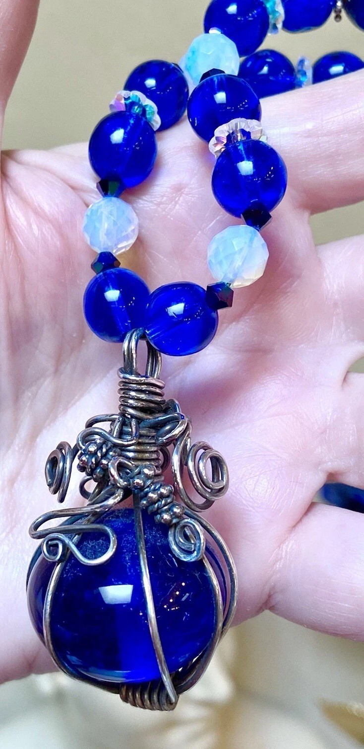 BEAUTIFUL Sterling Silver Cobalt Venetian Art Glass & Opalescent Bead Necklace
