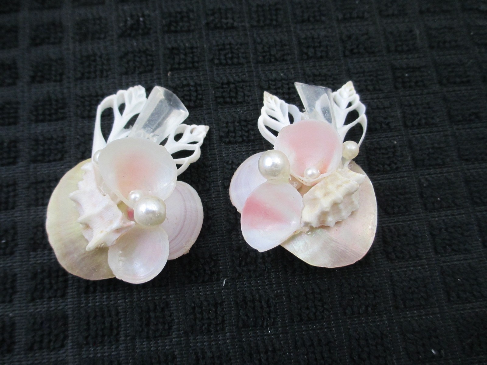 Vintage Boho Statement Necklace MOP pearlized Sea shells Lucite Earrings Set