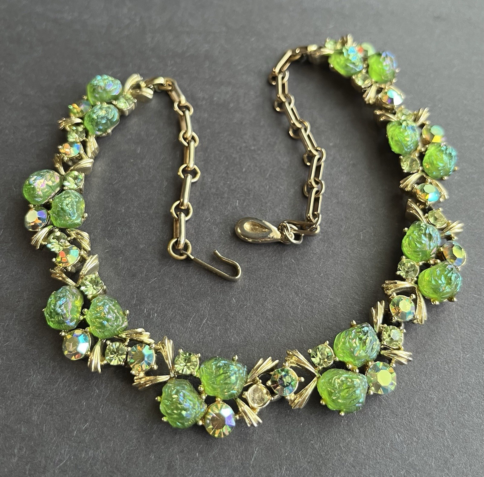 Vintage Rare LISNER Green Lava Rock Aurora Borealis Floral Necklace