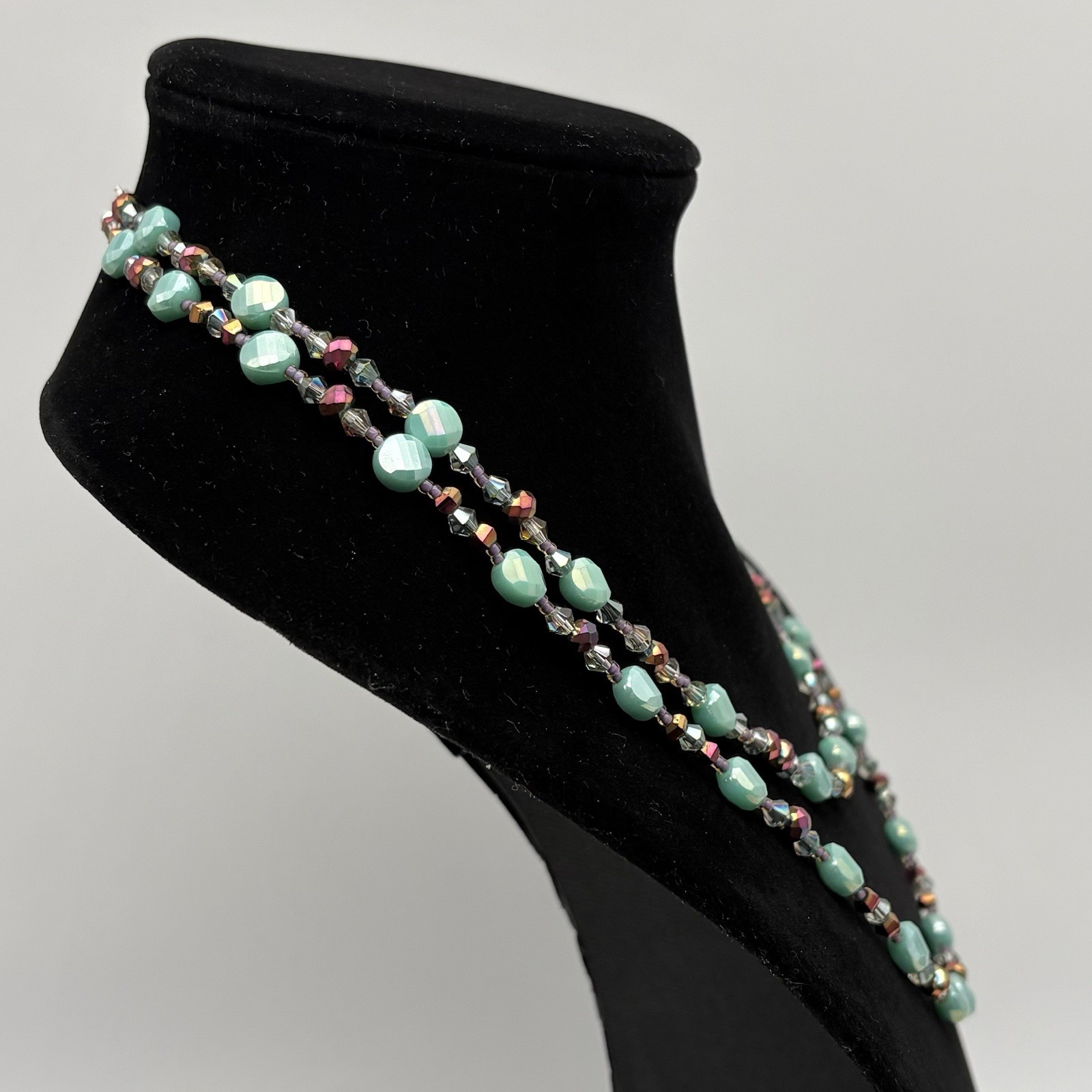 Handcrafted Stone Basement Multicolor/Turquoise All Glass Layered Bead Necklace