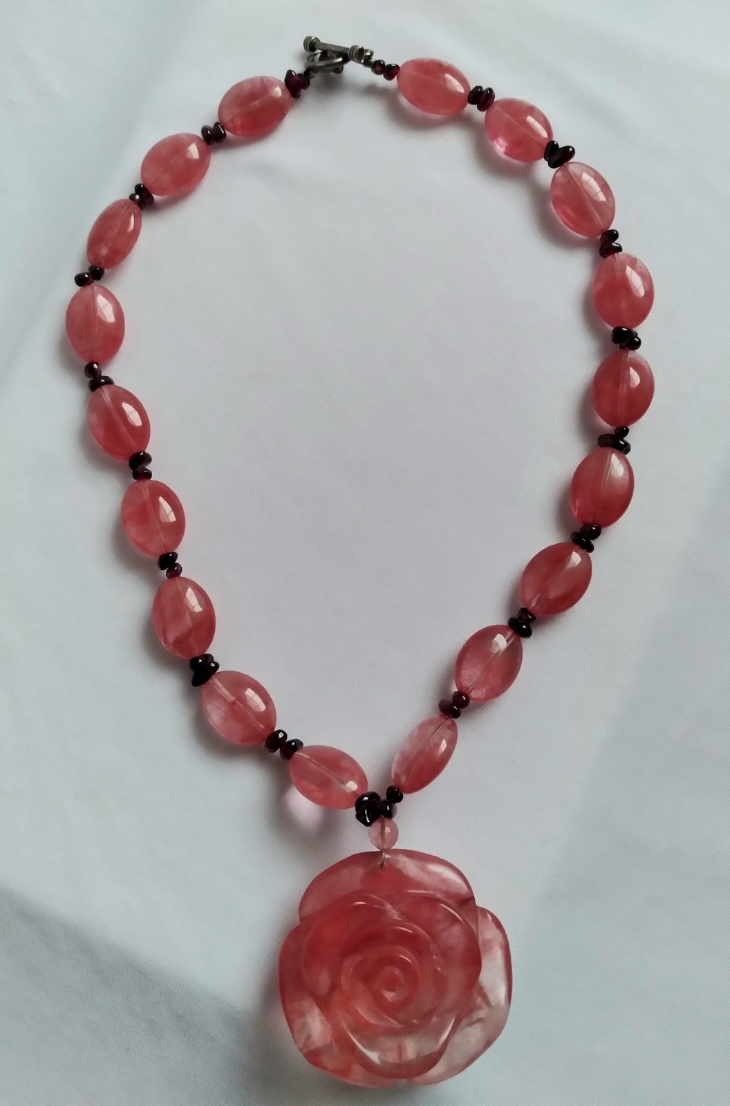 Pink Glass Red Garnet Beaded Carved Rose Pendant Chunky Necklace Toggle 18″