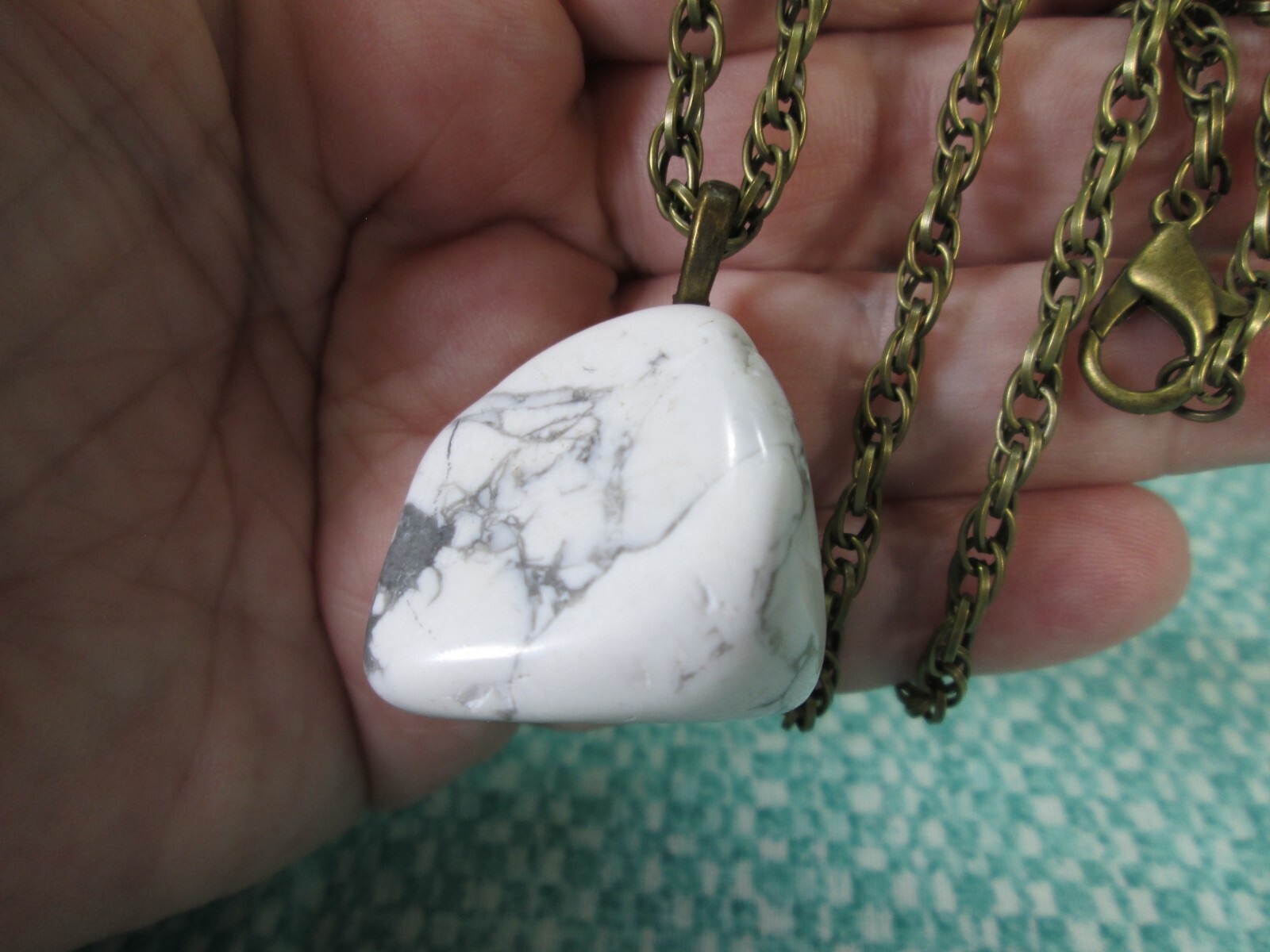 Gen. White Howlite Pendant w/ Necklace 22″ Antiqued Brass Tone Cable Twist / G