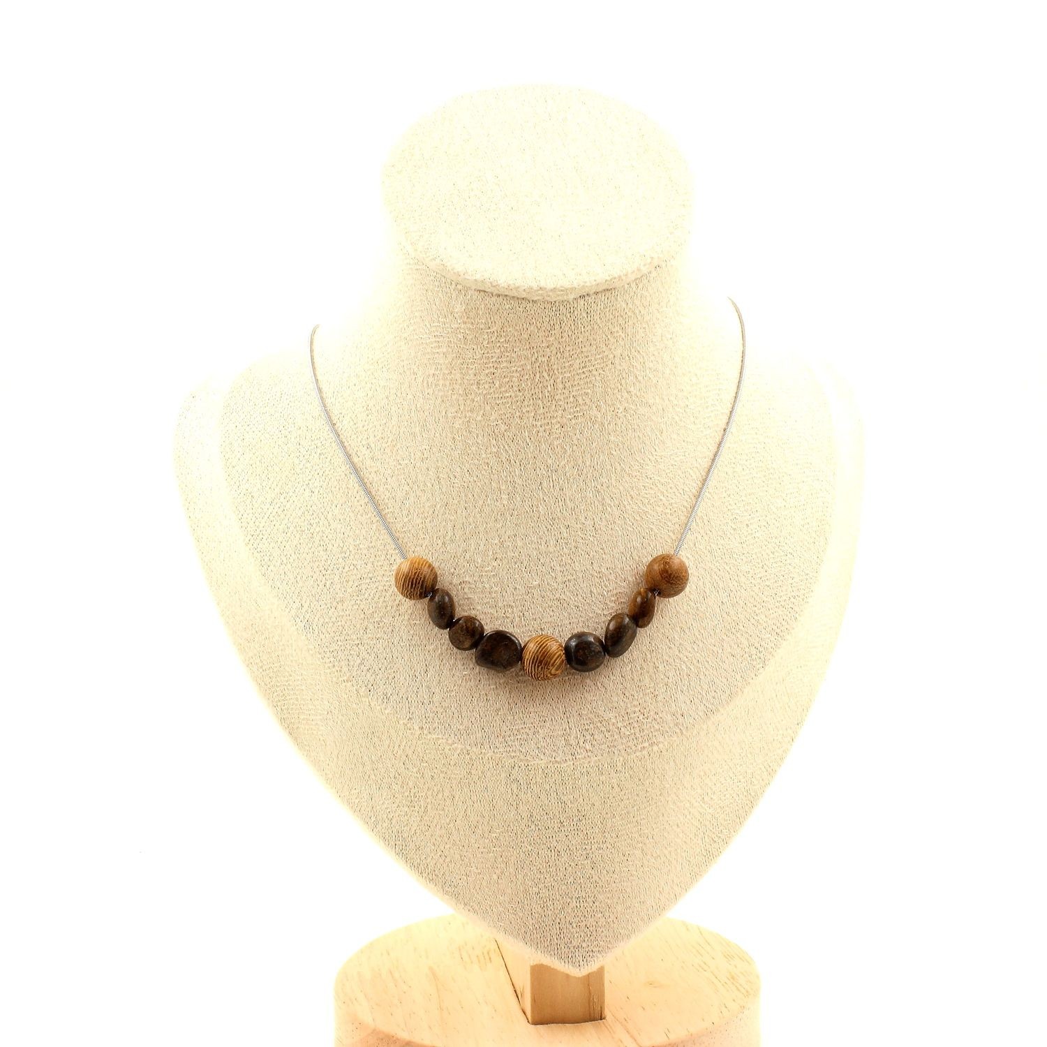 stones And Minerals. Necklace 9 Bronzite Pearls From Brazil + Wood 8 Mm Chain