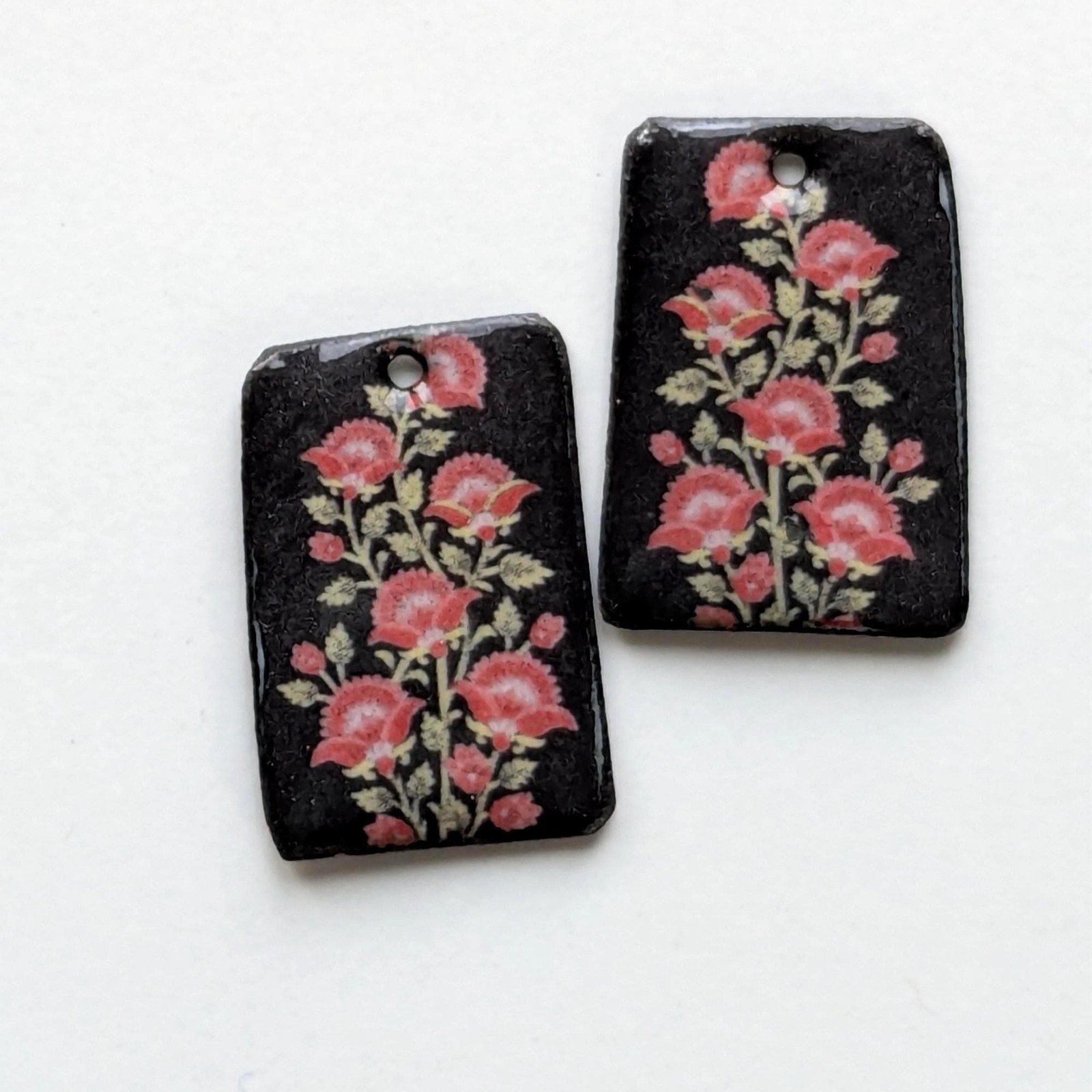 Flower Charms Handmade Artisan Enamel Red Flowers on Black (20982)