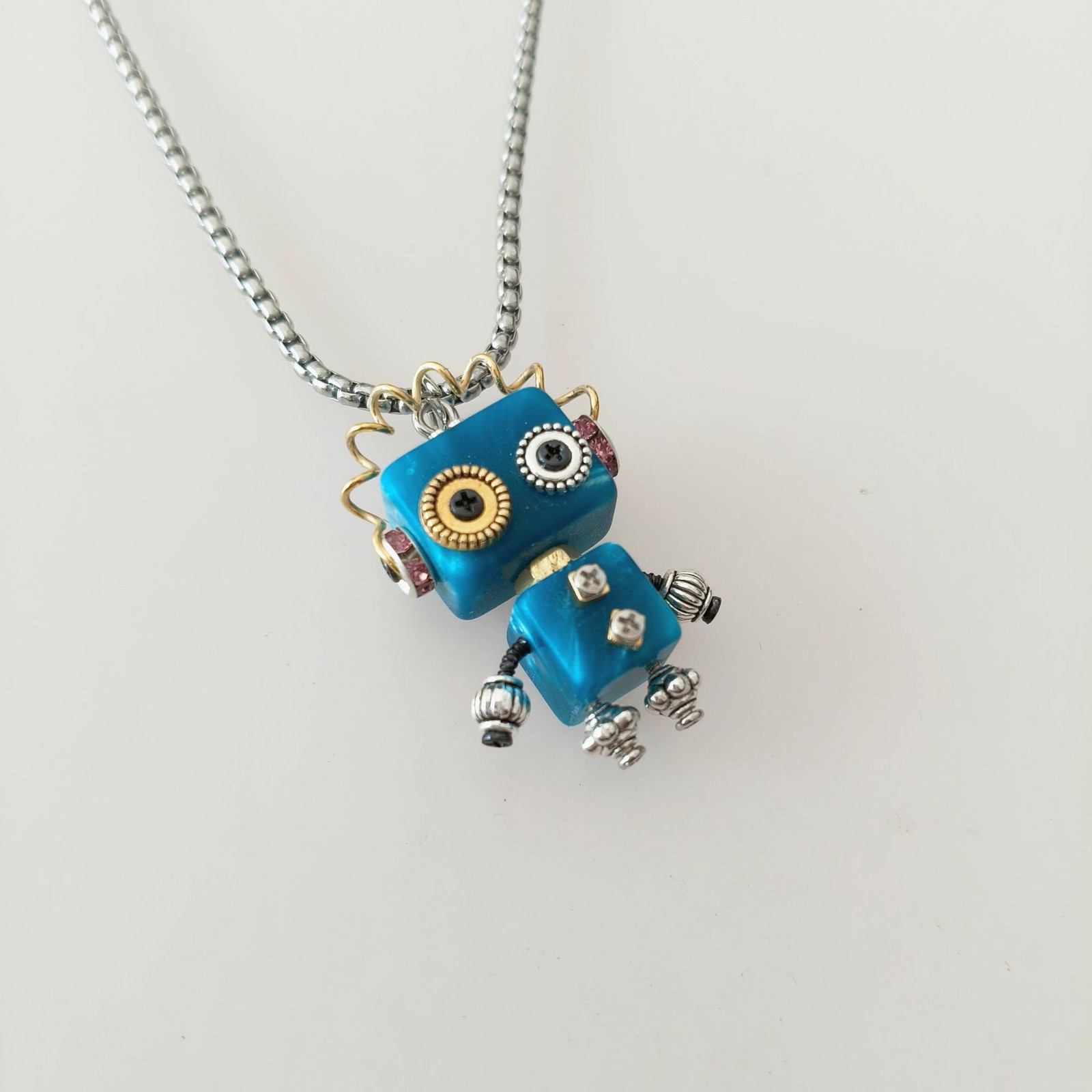 Whimsical Resin Robot Charm – Handcrafted Keychain & Necklace Decor Couples Gift