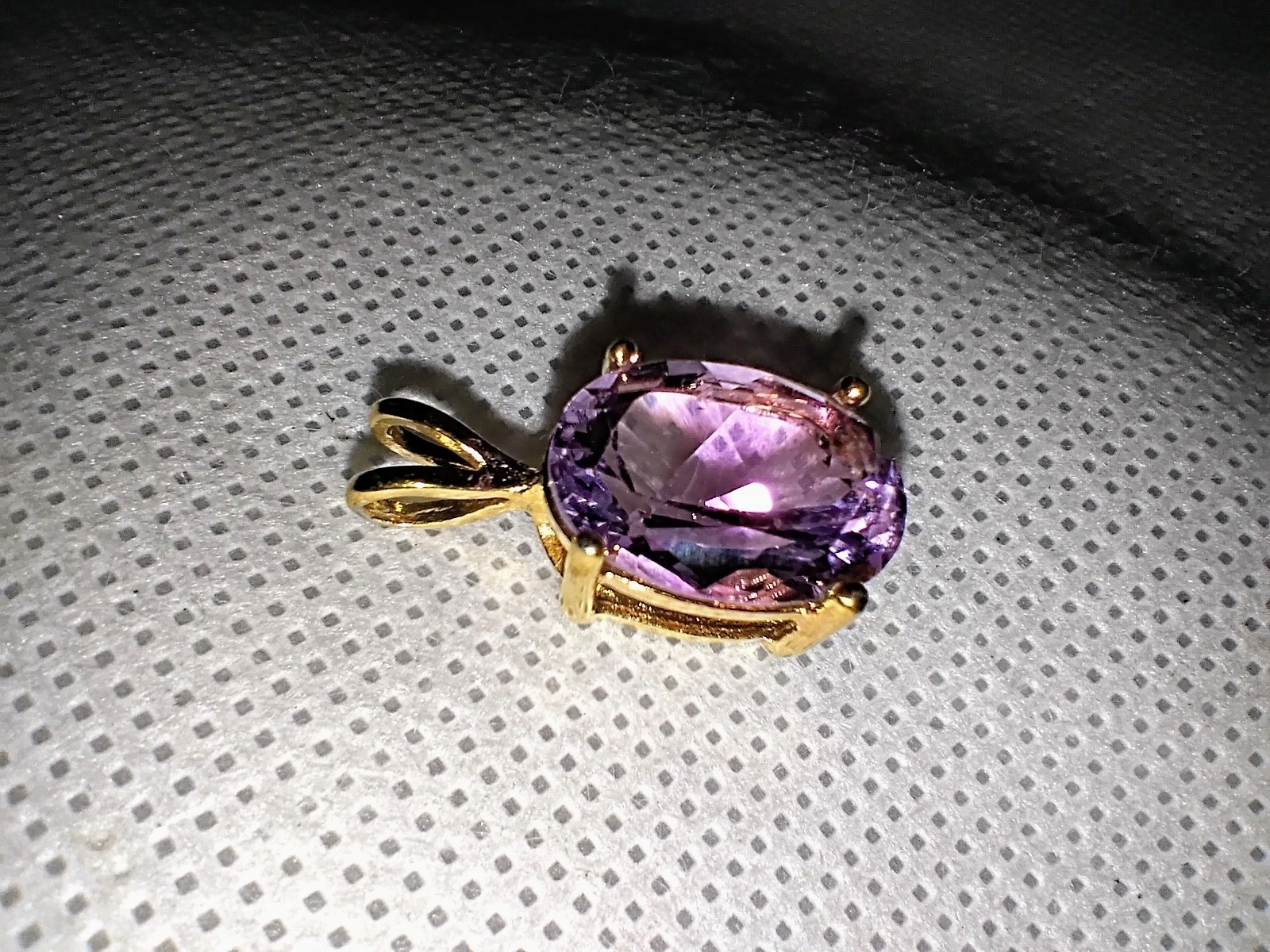 Vintage REAL Amethyst Stone Goldtone Pendant Light Purple approx.11mm x10mm