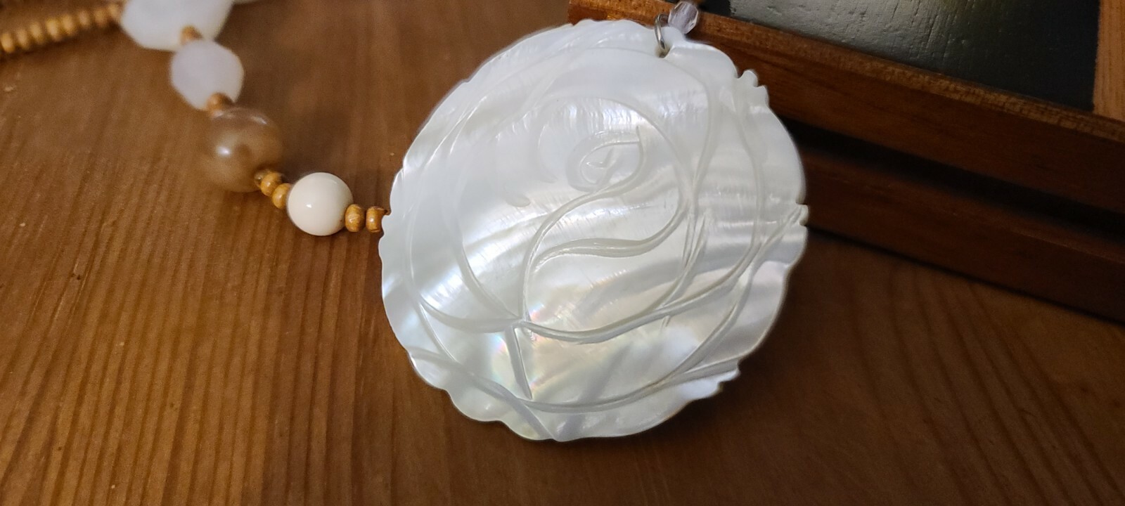 Mother of Pearl Carved Rose Large Pendant Necklace 2.5″ Pendant BEAUTIFUL