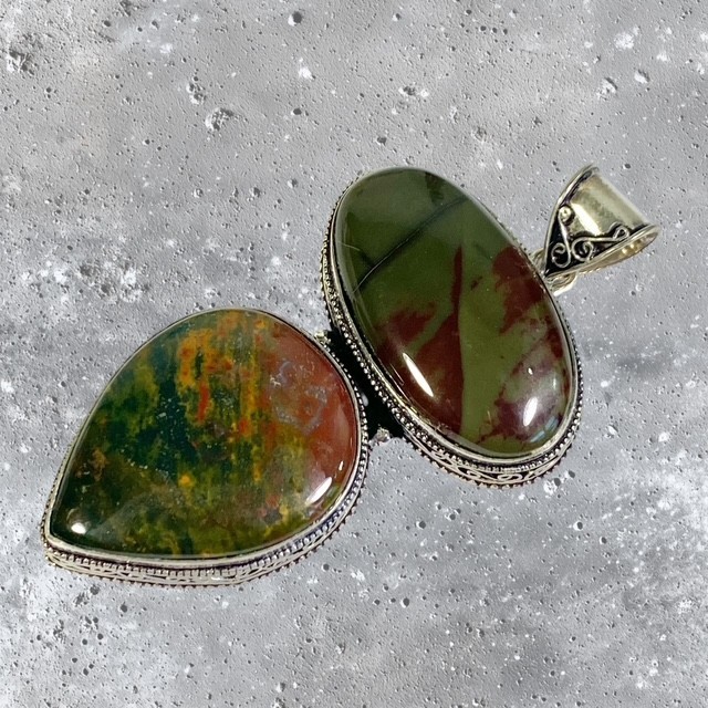 Bloodstone & Norina Jasper Cabochon Handcrafted Pendant 37.6 grams 3.28 ” New