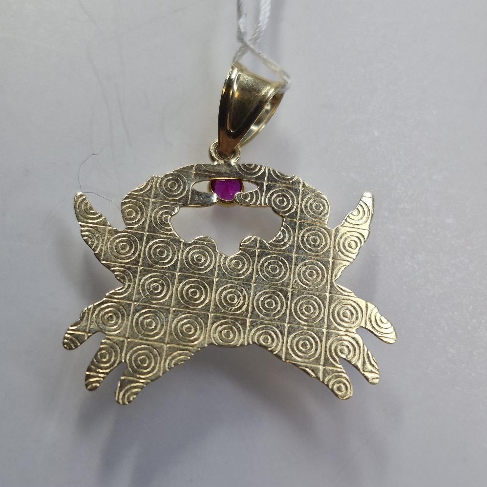 Gold Red & White Stone Crab Pendant 0.20 C.T.W. 10K Yellow Gold 3.4g (EL1133302)