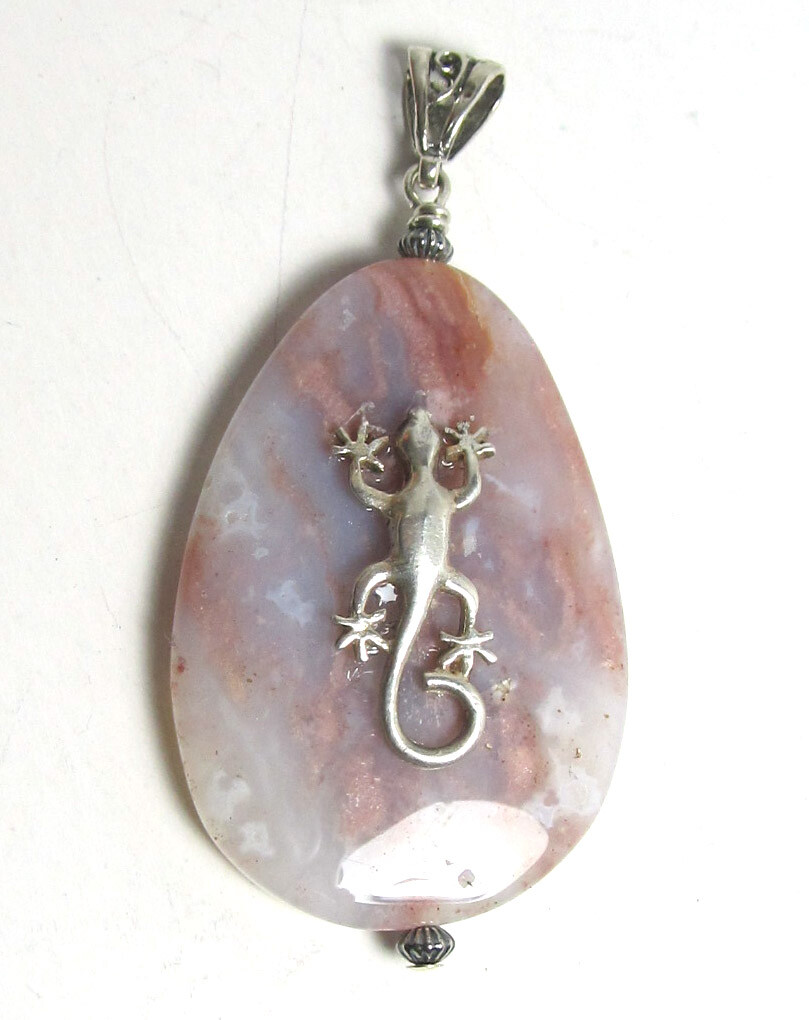 sterling silver pendant, gekko on agate stone, 2 1/2″ x 1 1/4″