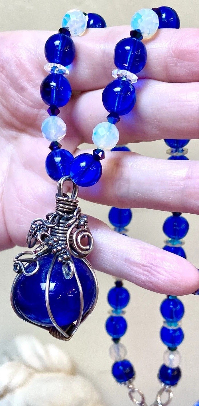 BEAUTIFUL Sterling Silver Cobalt Venetian Art Glass & Opalescent Bead Necklace