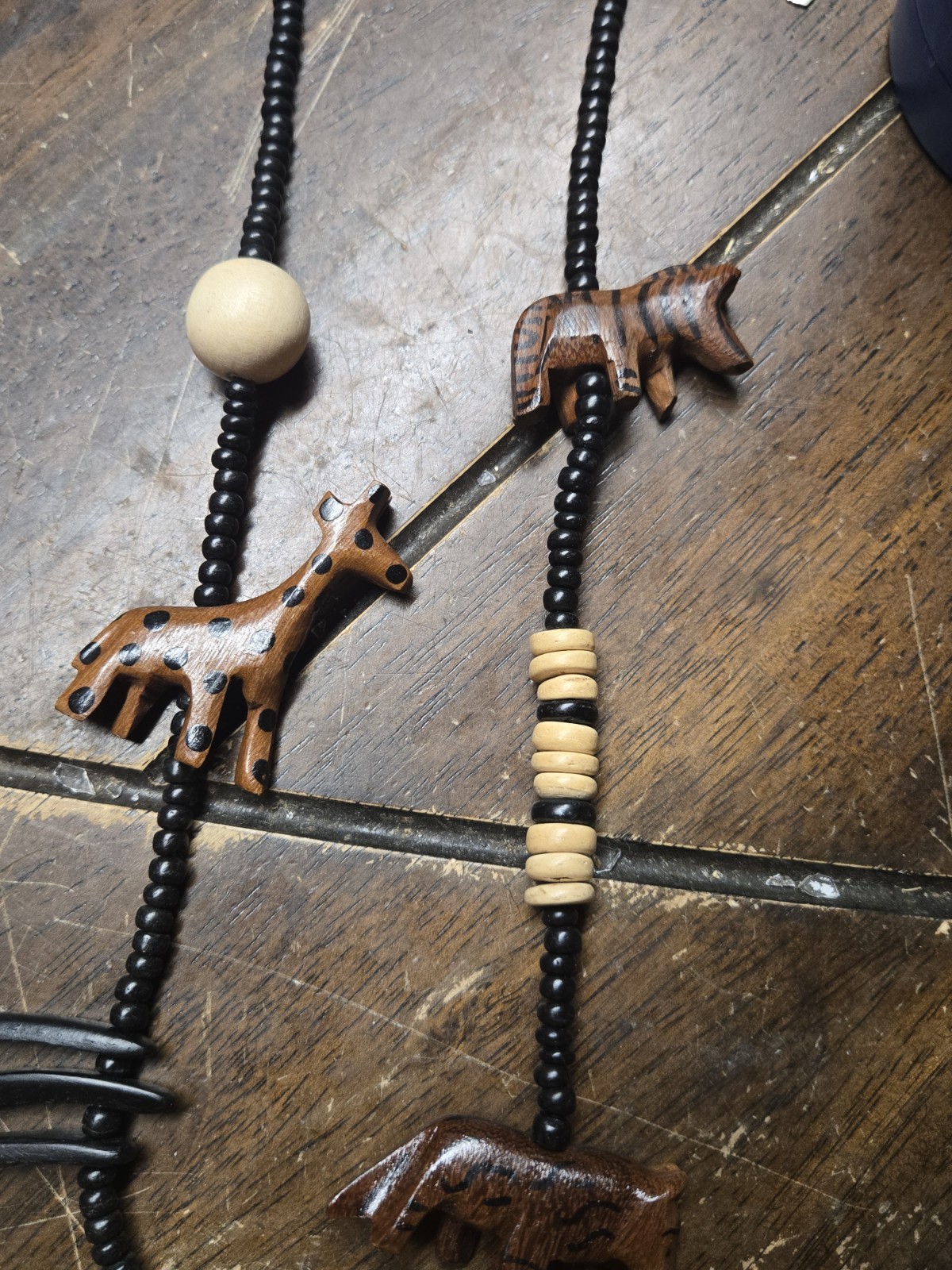 Vintage Hand Carved Wooden Safari Animal Necklace Giraffe Zebra Boho Folk Art…