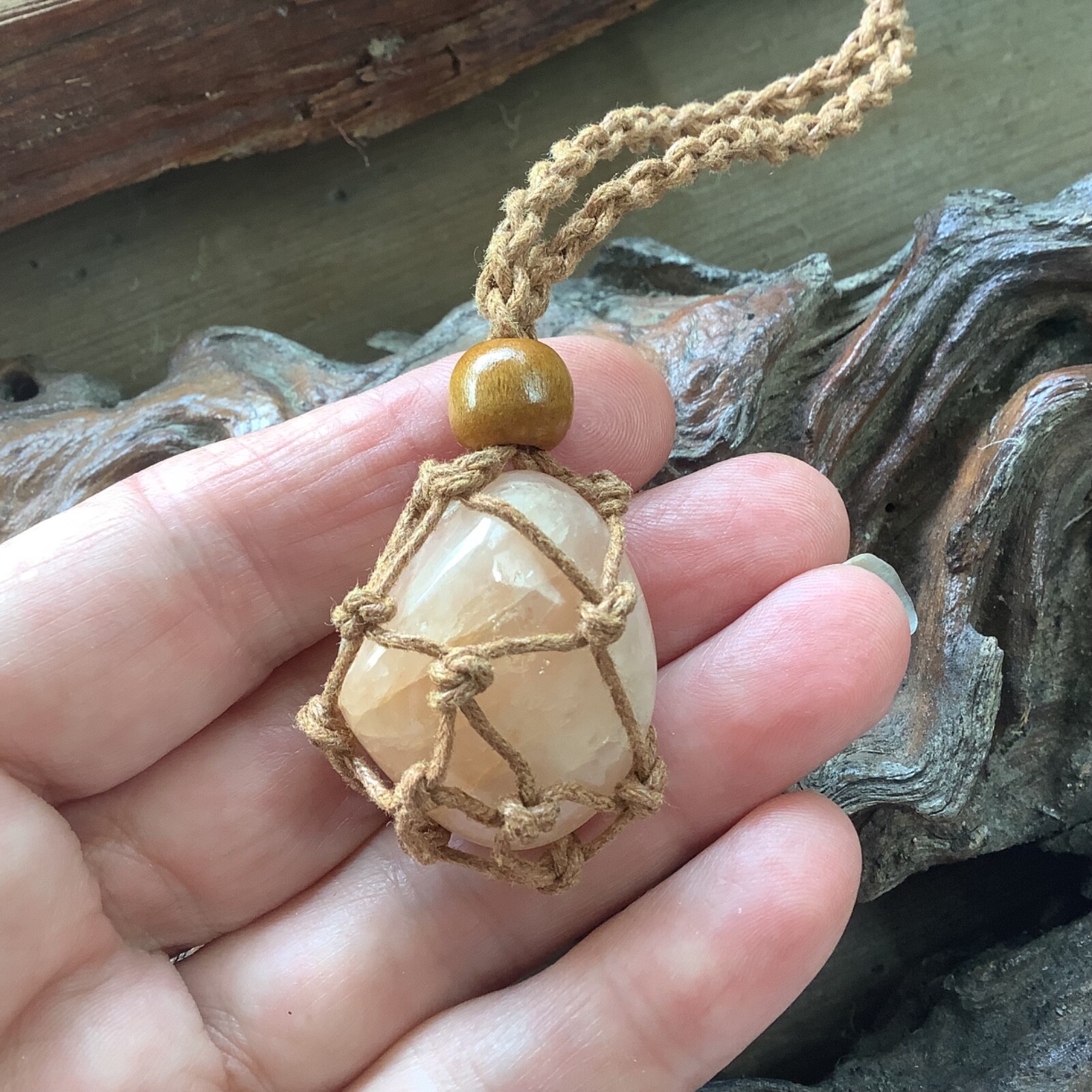 Natural Polished Morganite Stone in a Interchangable Macramé Necklace