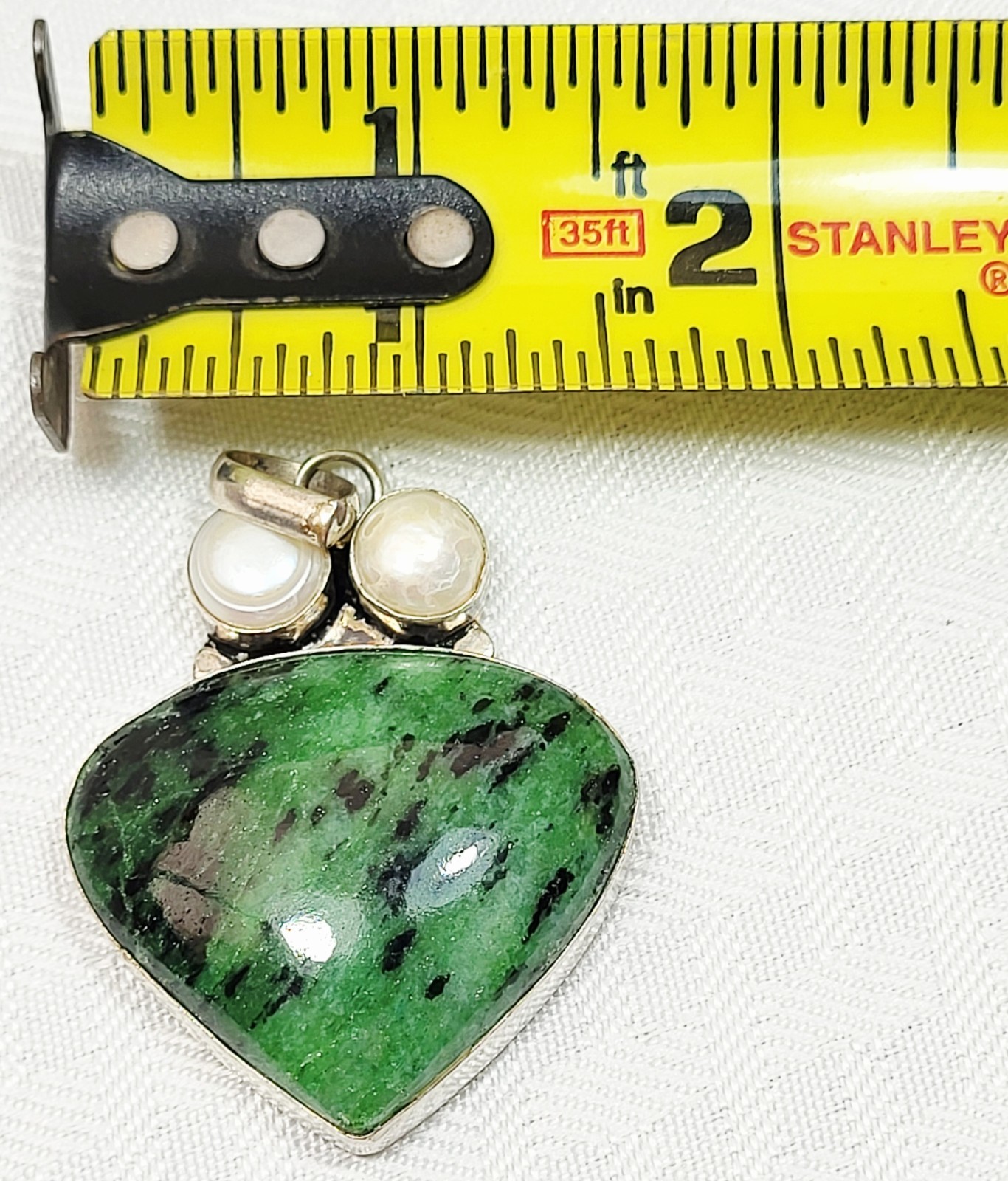 Handmade Approx. 3 Ct Heart Shaped Green Zoisite & (2) 9 mm Pearls Pendant