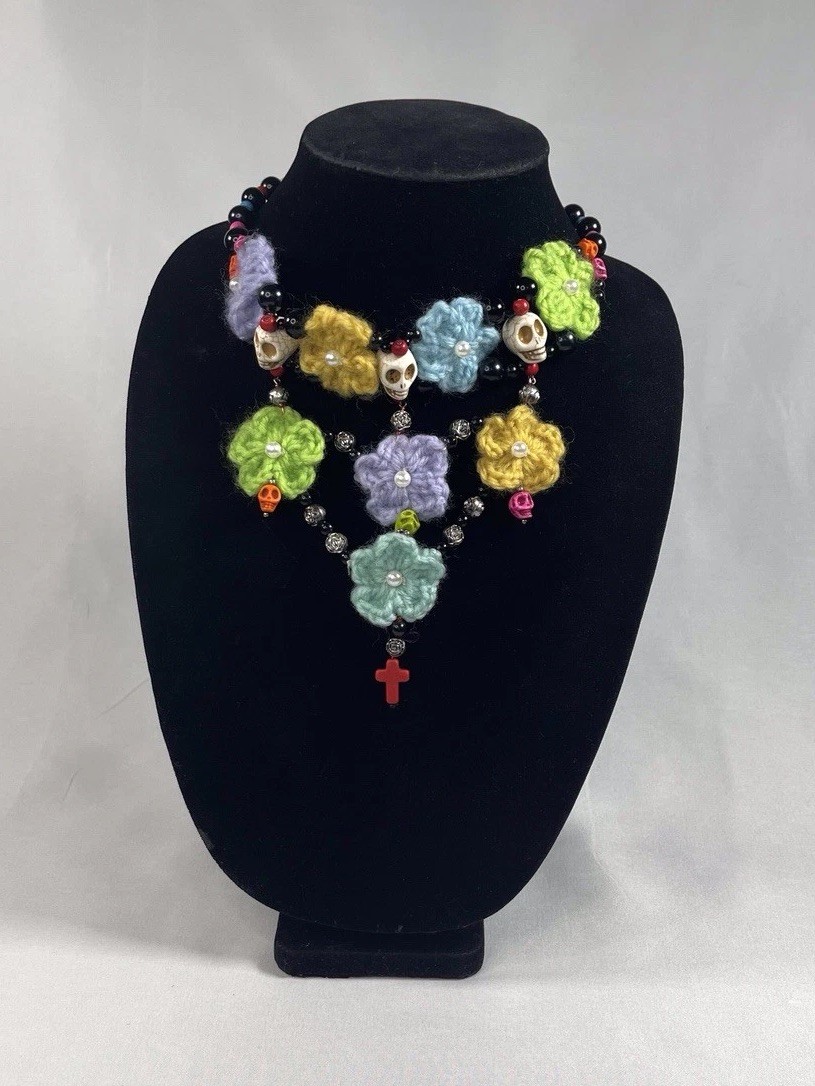 Day Of The Dead Vtg Crochet 8 Flower Sugar Skull Choker Necklace by Odythia