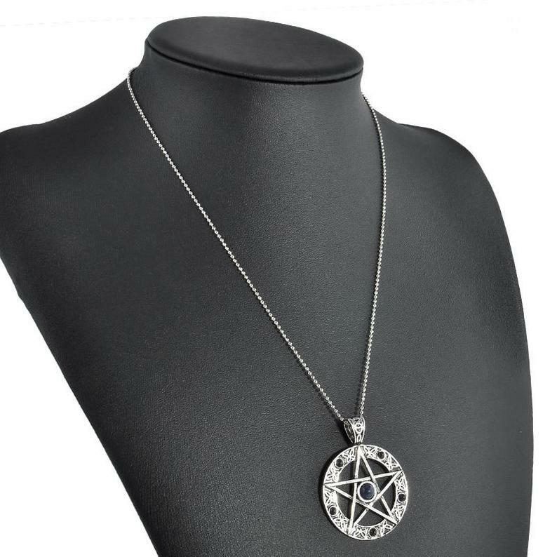 MIP – Fashion Pentagram Star Pewter Silver Pendant Choker Necklace