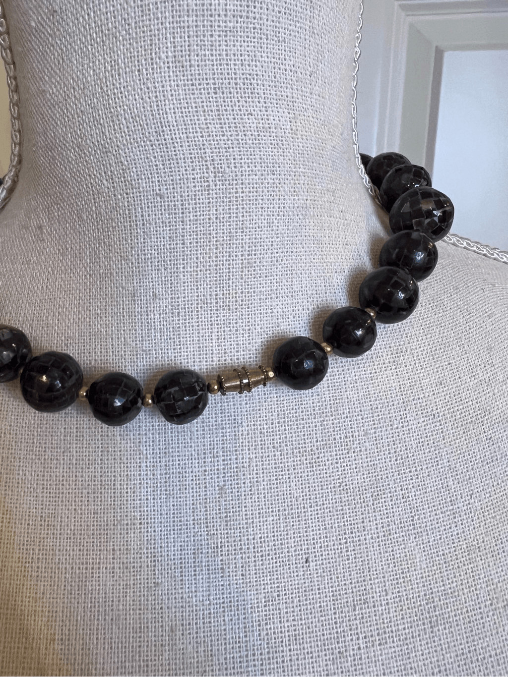 Vintage Plastic Black Beaded Choker Necklace Retro Graduated Beads 18”