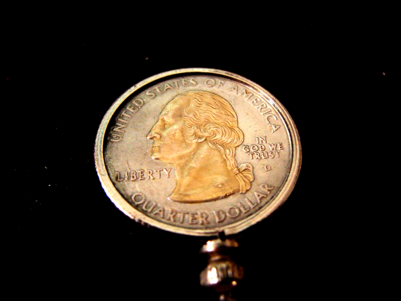 NEW YORK COMMEMORATIVE HEAVY SILVER AND GOLD PLATE 18 INCH PENDENT NECKLACE