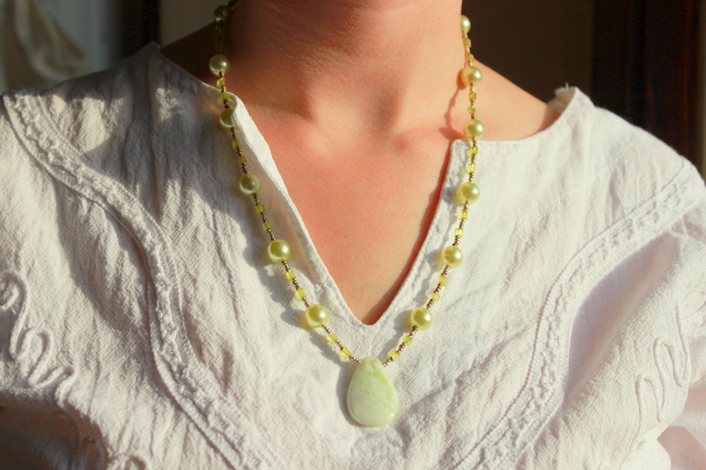 Handmade Garden Dew Stone Pearl and Glass Bead Necklace Green