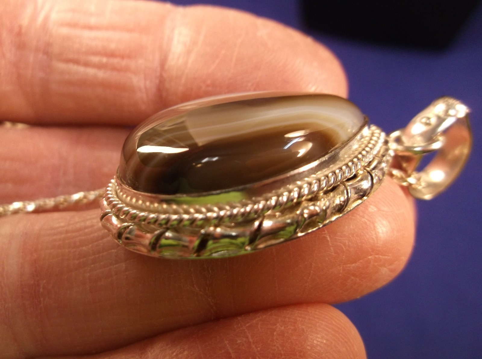 BEAUTIFUL STERLING SILVER & GREY’S TO BROWN’S AGATE SLIDER PENDANT & NECKLACE