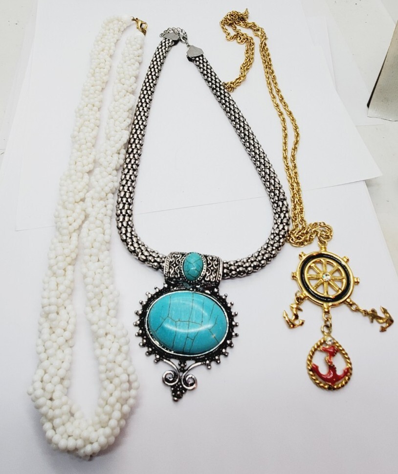 Vintage Estate Find Costume Jewelry Necklaces (23)